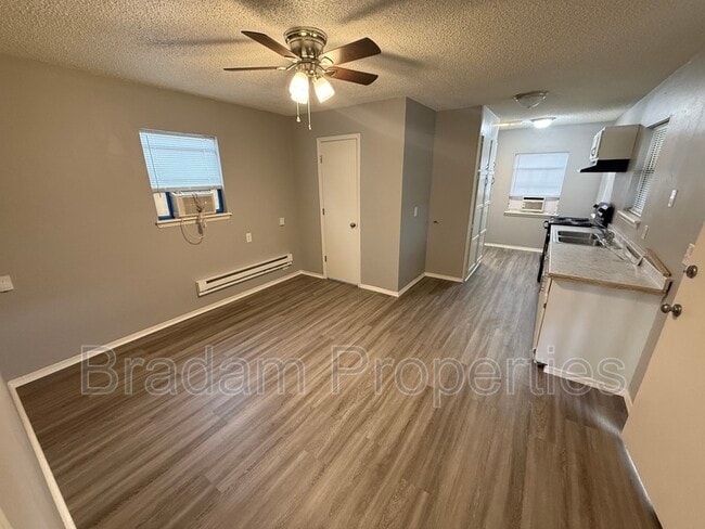 Photo - 1615 N Main St