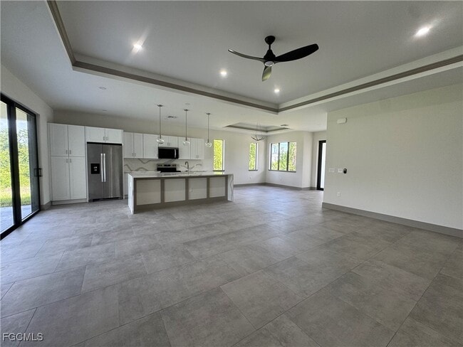 Photo - 5227 4th St W
