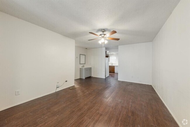 Building Photo - 4518 Speedway Rental