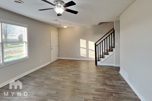 Building Photo - 225 Baker St