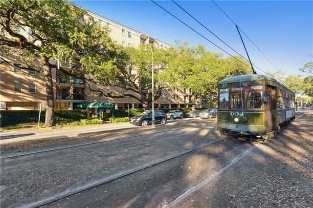 Building Photo - 3915 St Charles Ave Unit 503