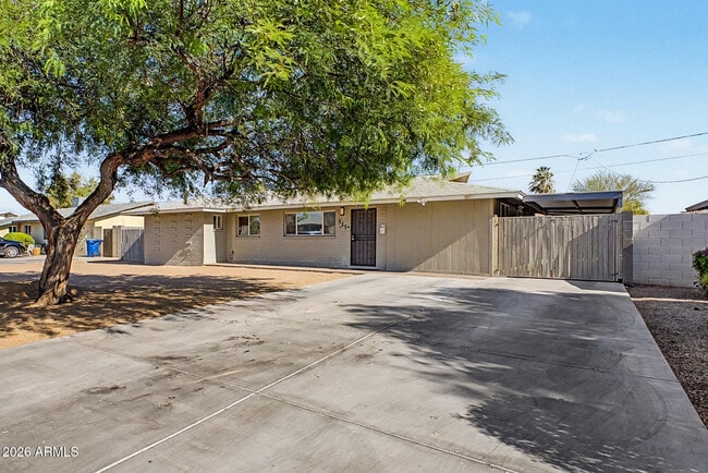 515 E Vista Del Cerro Dr