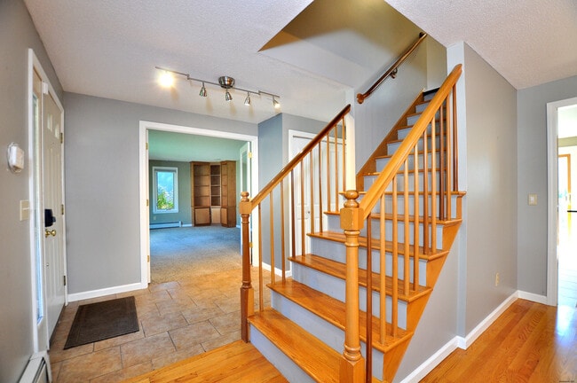 Photo - 16 Virginia Ln