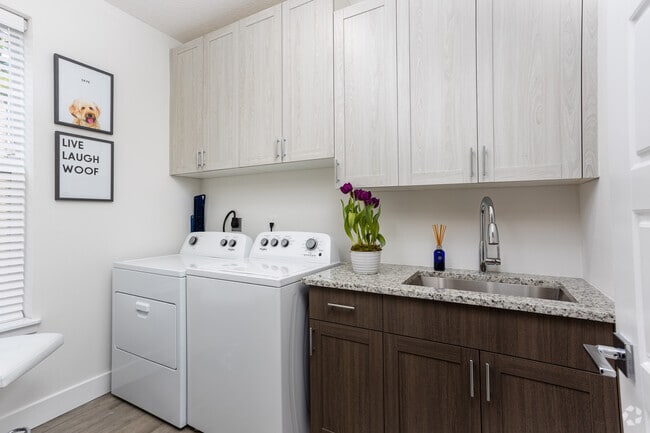 2BR, 2.5BA-1,607SF