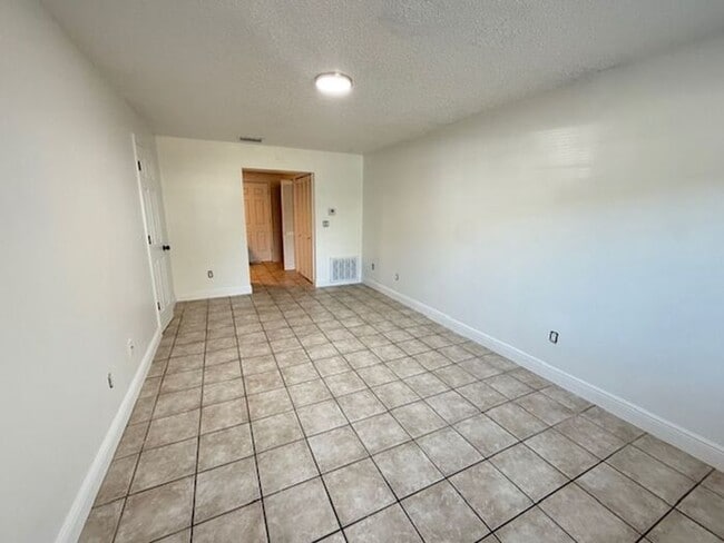 Photo - 2/1.5 Winter Springs Townhome with screen patio