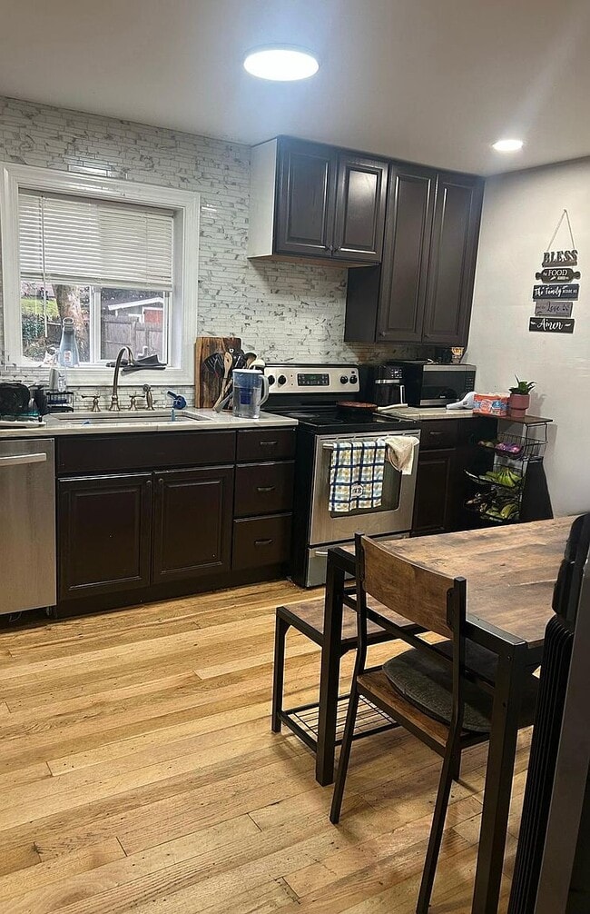 Building Photo - 23 Birch Rd