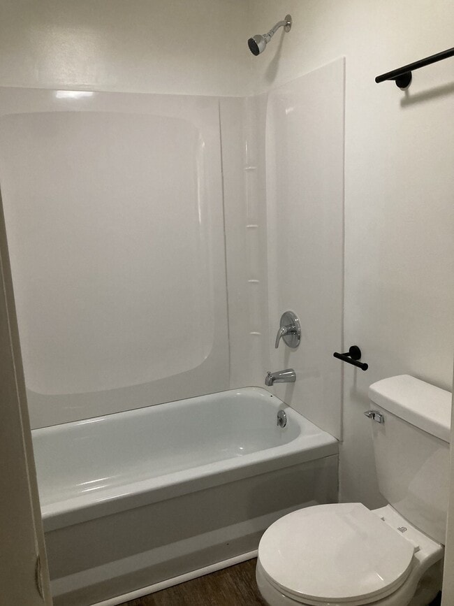 Photo - 306 W Union St Unit Apartment 2