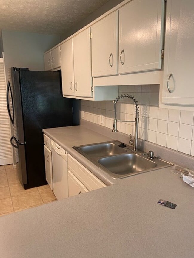 Photo - Gorgeous 3 Bedroom 2 Bath House!