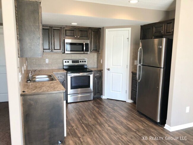 Photo - 3 Bed 2 Car Townhome in Grain Valley