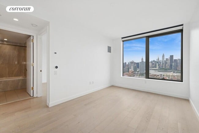 Photo - 3 Ct Square W Condo