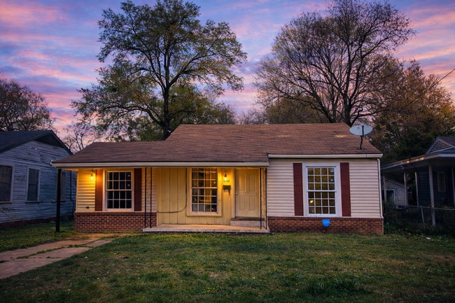 Building Photo - 2810 Morningside Dr