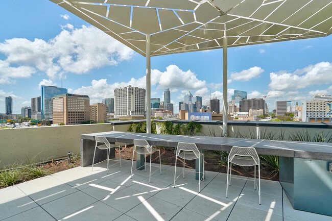 Photo - 800 Embassy Dr Unit 319