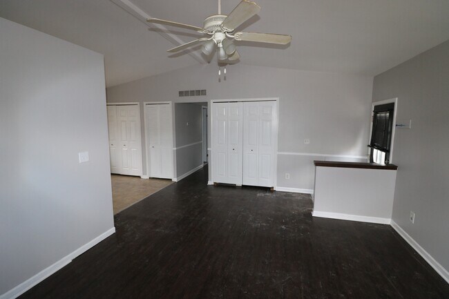 Photo - 14896 Alberta Ave