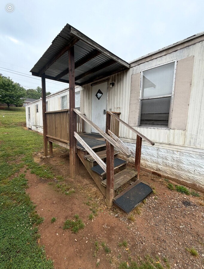 Photo - 1003 Elm St