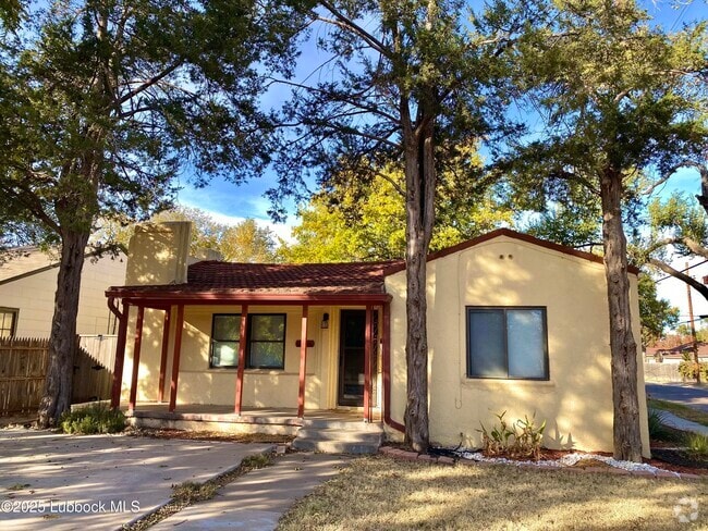 Building Photo - 2602 24th St Rental