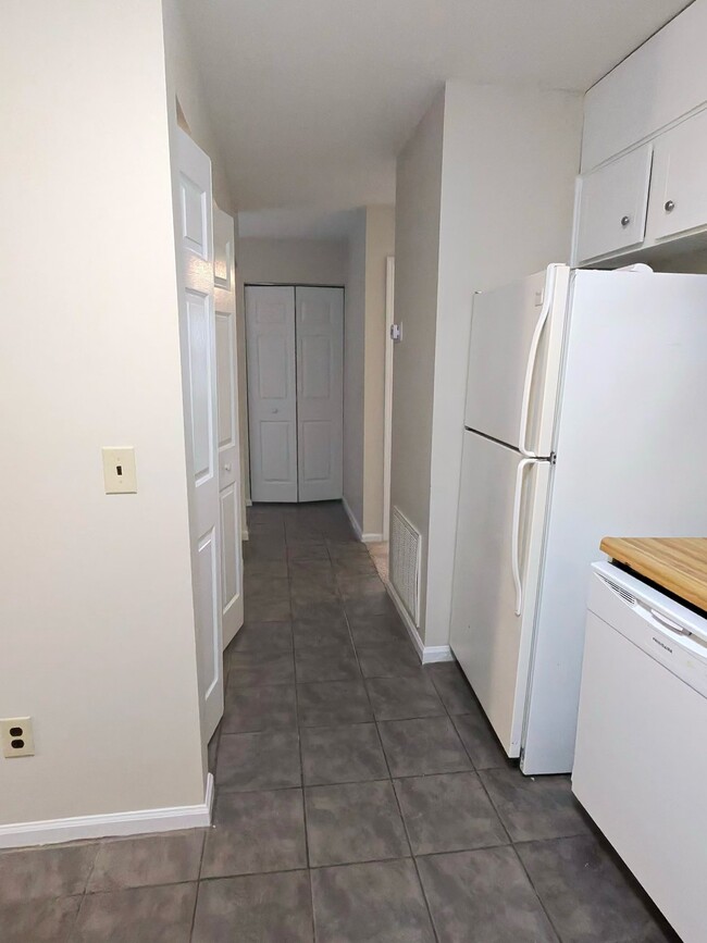 130 Pointe S Dr