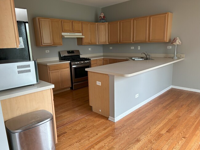 Photo - 707 Red Oak Ct