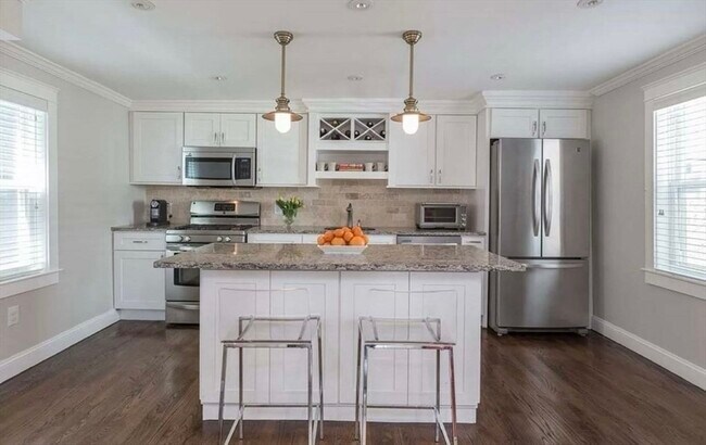 Photo - 622 E 2nd St