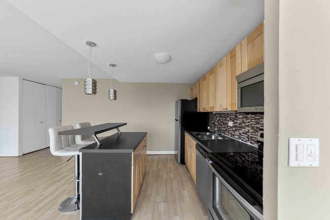 Photo - 655 W Irving Park Rd Condo Unit 1215