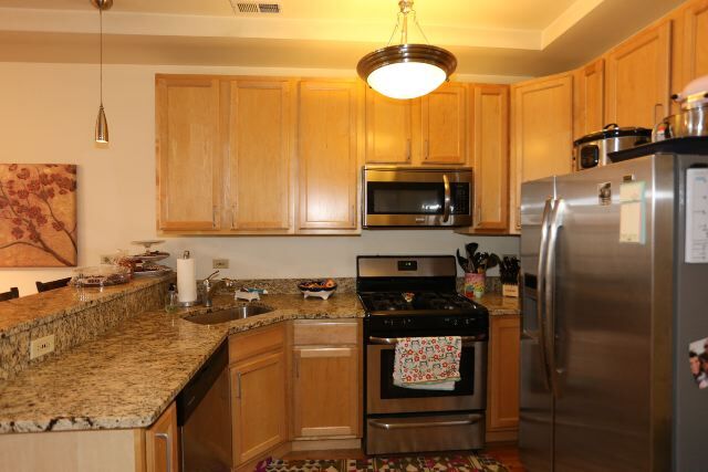 Photo - 1924 N Wood St Unidad J05P