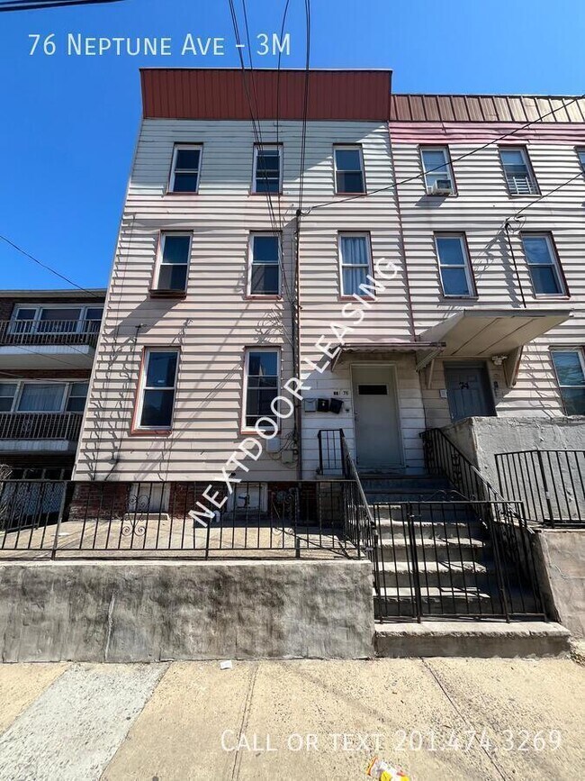 Building Photo - 76 Neptune Ave Unit 3M