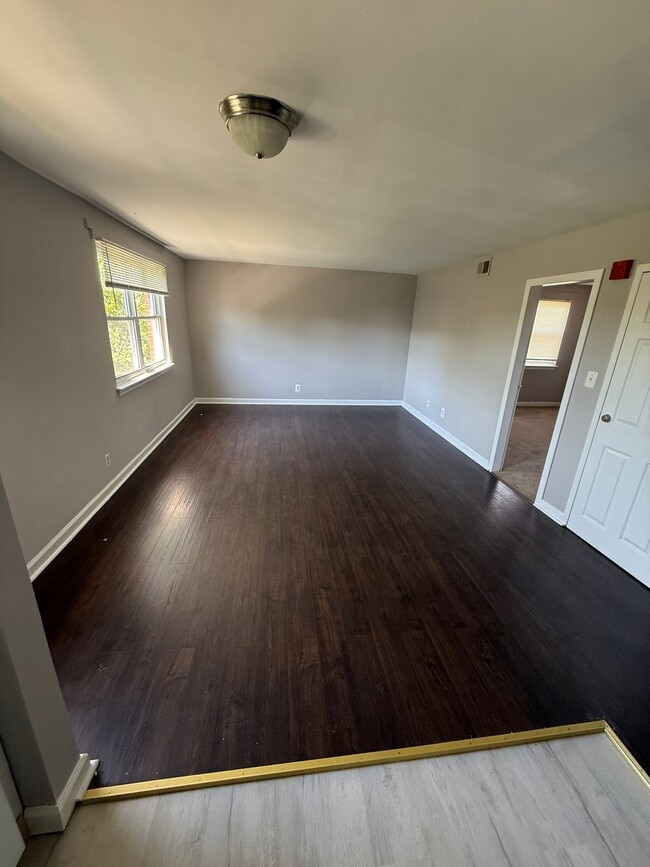 Photo - 2125 Cameron Dr Unit 2105 A