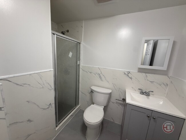 Photo - 1985 Southern Blvd