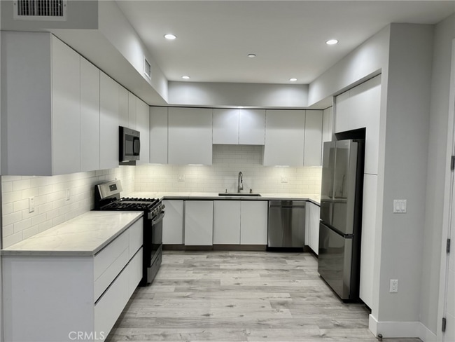 Photo - 5820 La Mirada Ave Unit 403