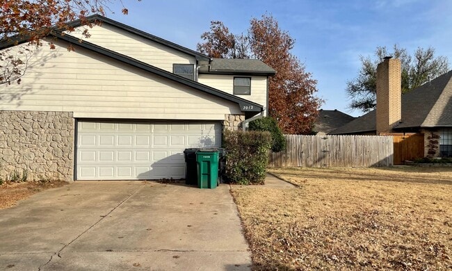 Building Photo - Oversized Three Bedroom Near Lake Hefner!! Rental