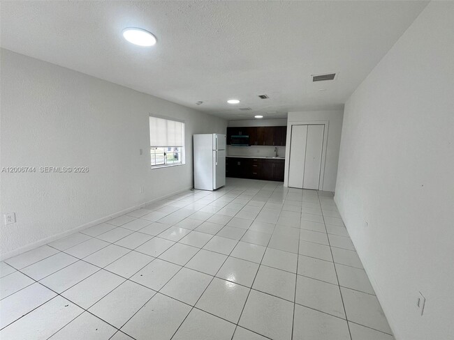 Photo - 15741 NW 40th Ct Unidad B