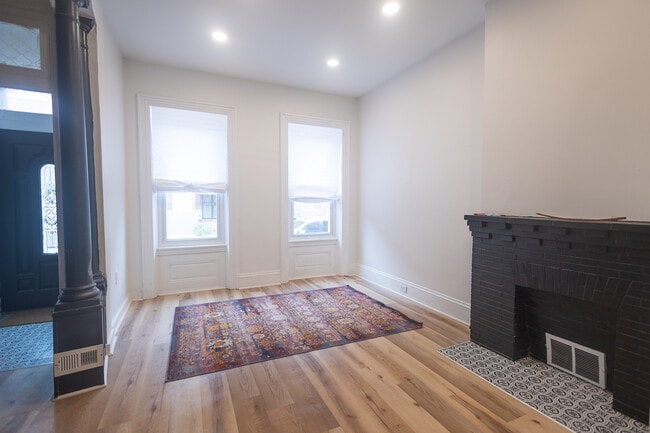 Photo - 1826 W Master St