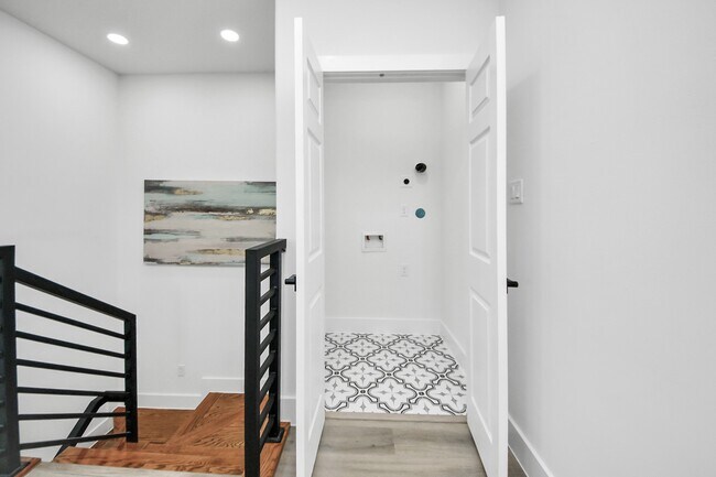 Photo - 9303 Jutland Rd