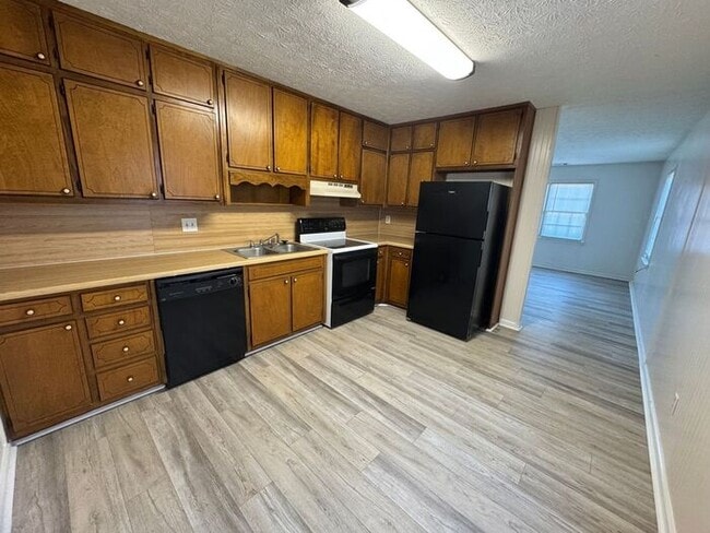 Photo - READY NOW!!! Beautiful brick front 2 bedroom 1 bath ranch duplex!