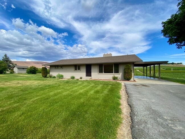 Charming Country Home - Charming Country Home