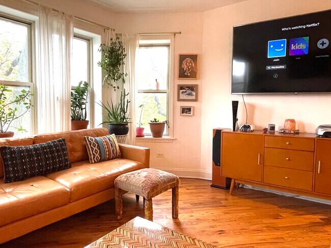 Photo - 3914 W Cortland St Unit 3