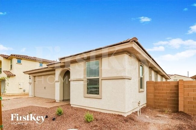 Photo - 18004 W Fulton St