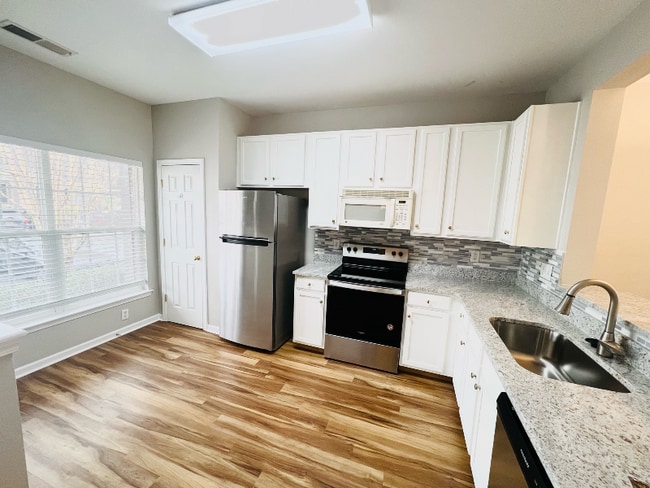 Photo - 2852 Summergrove Ct