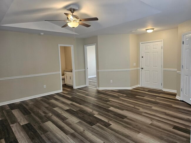 Photo - 5080 Seymour Rd