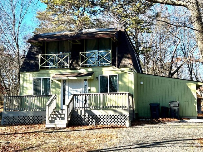 Building Photo - 135 Mallard Ln Rental