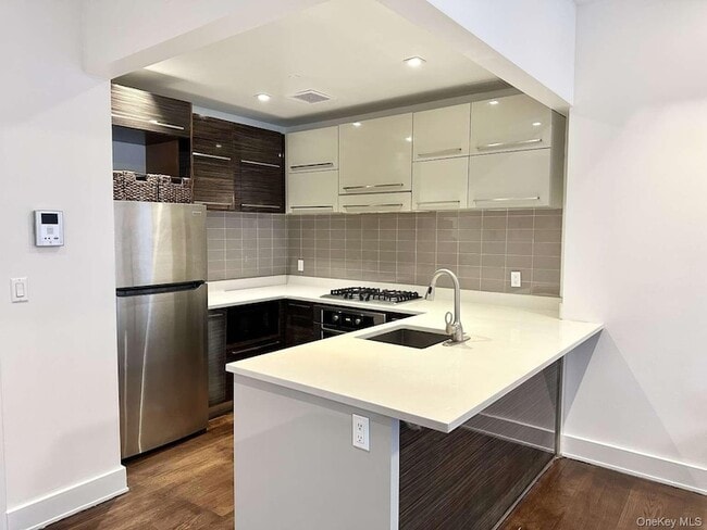 26-26 Jackson Ave Unit 303