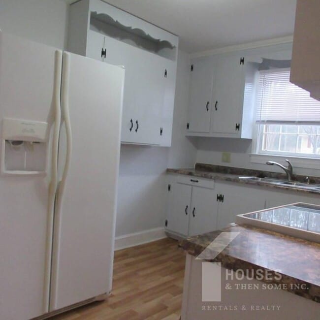 10 Winthrop Ave