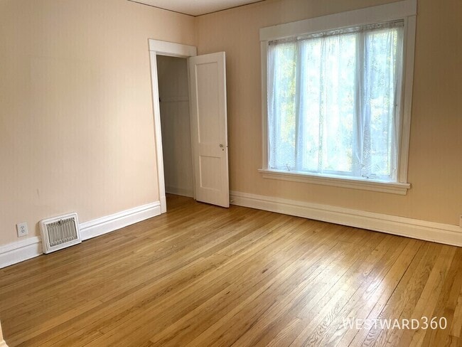 Photo - 3804 N Drake Ave Unit 2