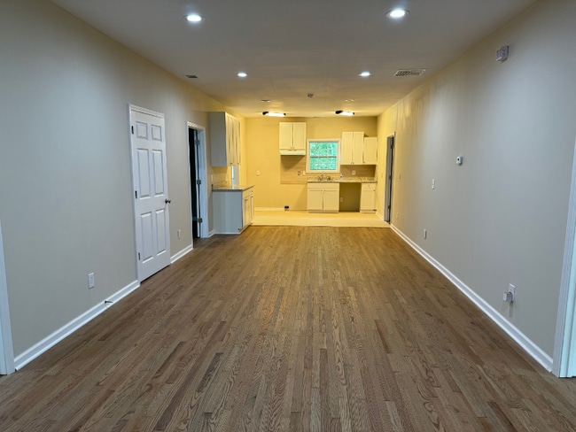 Photo - 6366 Park St