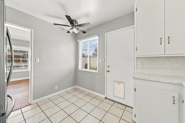 294-294 E 18th St Unidad 294 E 18th Street
