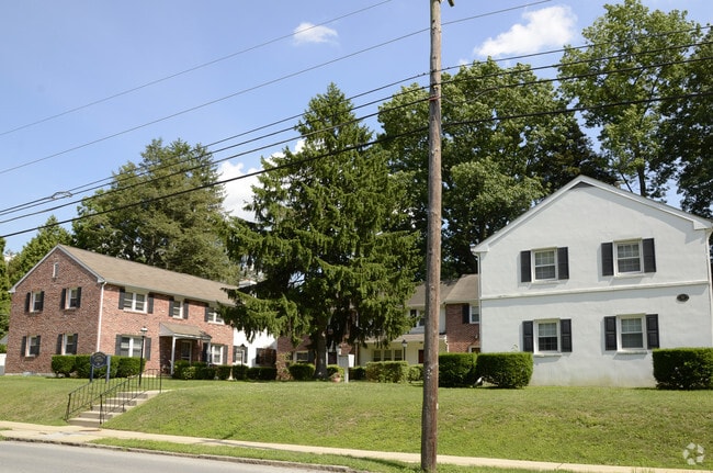 Marshall Manor - Marshall Manor Apartments