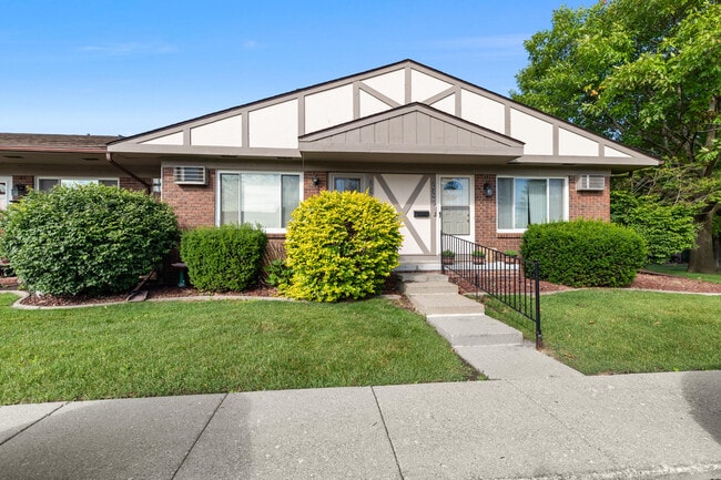 Building Photo - 25352 Potomac Dr Unit 7