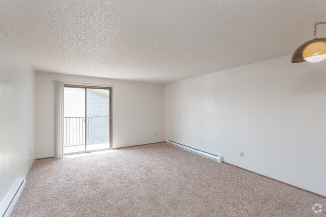 1BR, 1BA - 611 SF