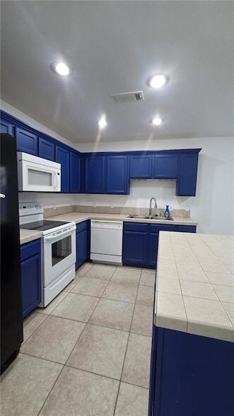 Photo - 870 Marina Dr