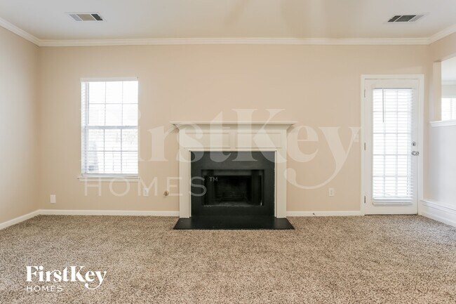 Photo - 1688 Rice Square