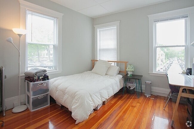 Building Photo - 368 Broadway Unit 2R Rental